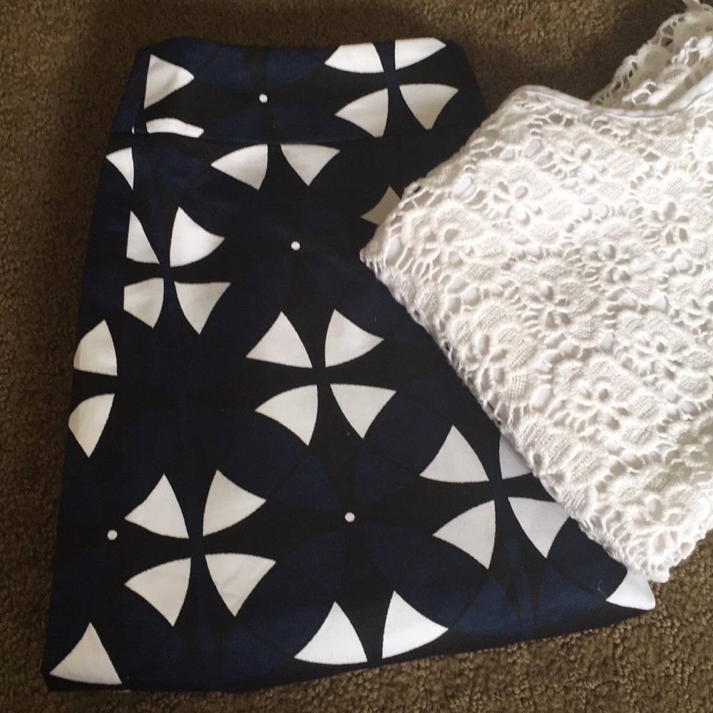 Lace top - Picture 2 of 2